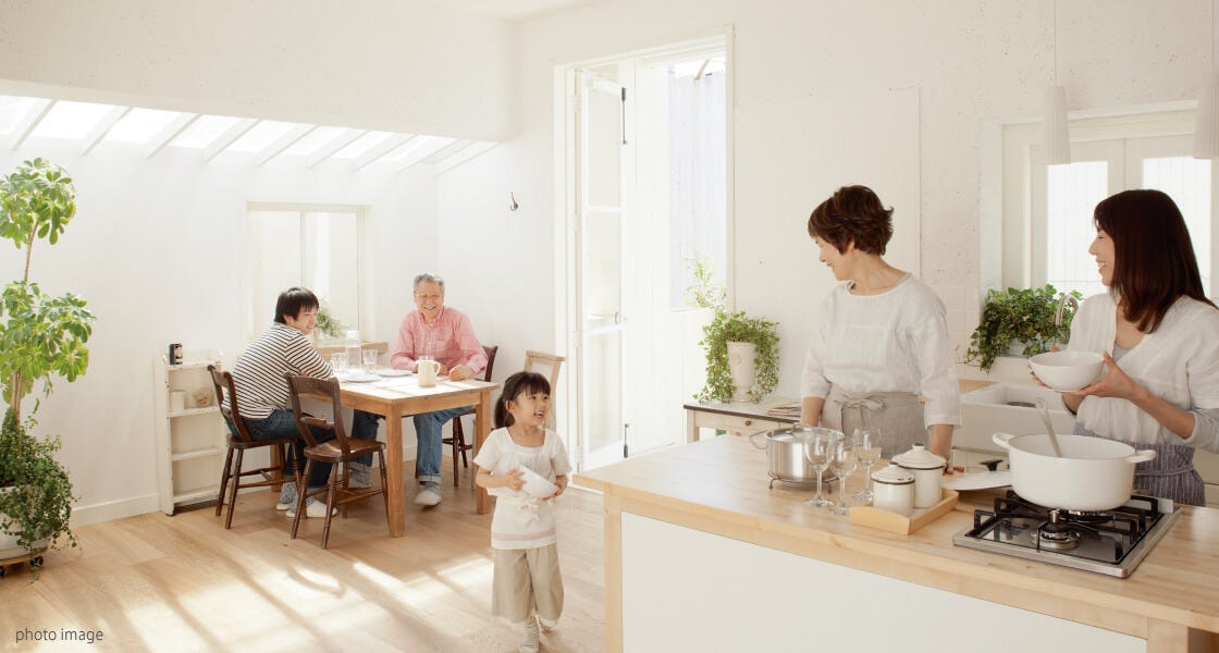 そばにいる安心感。想いあって暮らす距離。 将来を見据えながら永く住み継ぐ二世帯住宅。