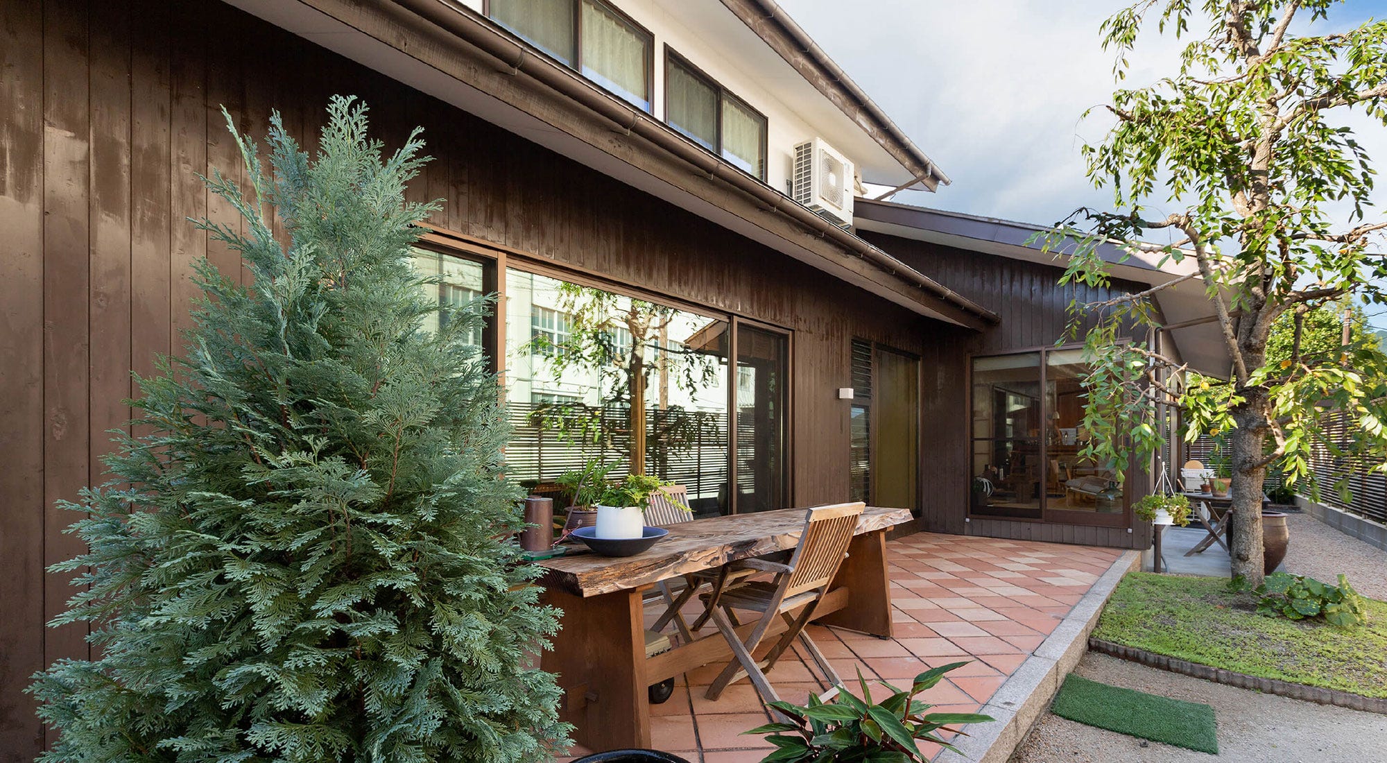 MODEL HOUSE
