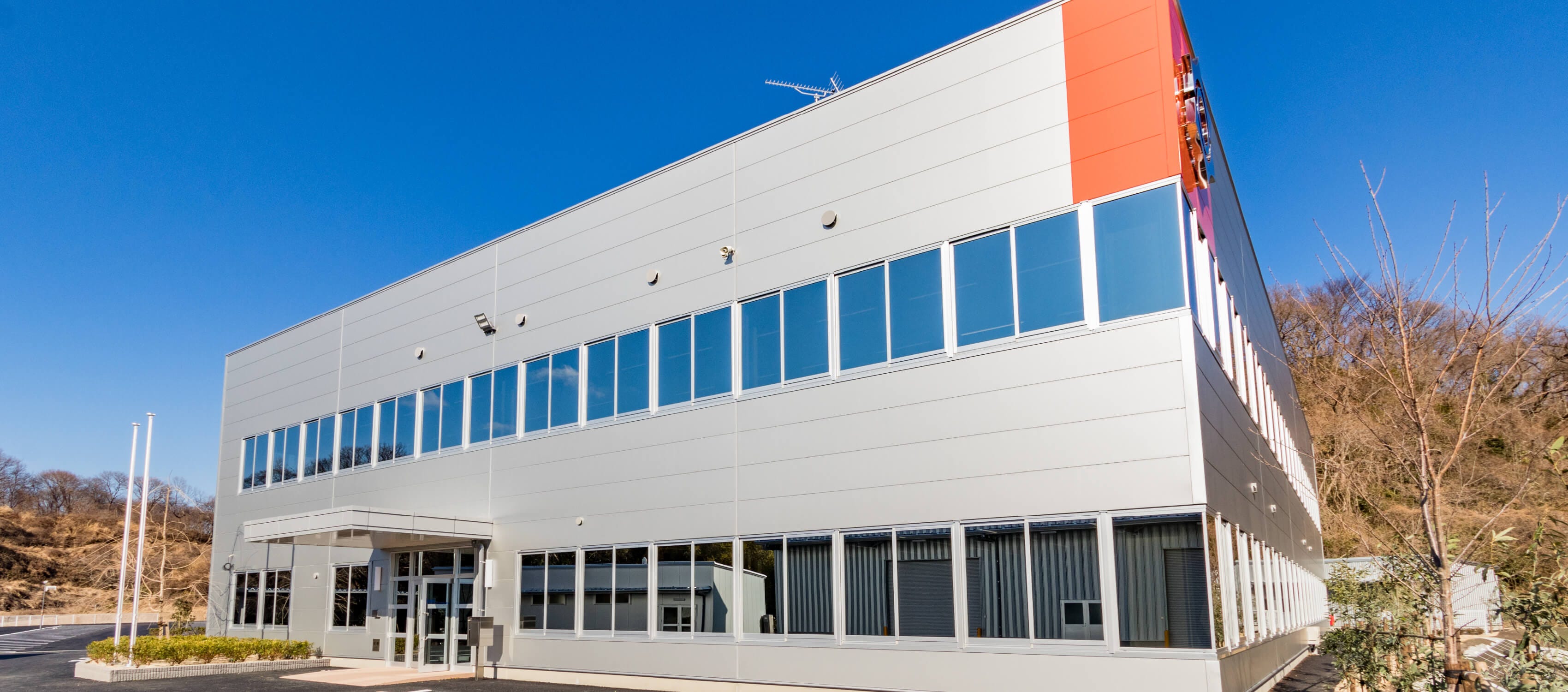 デザイン・機能性、その全てにおいて理想の住まいを、
私達は追求し続けます。

家は、家族の未来を育む大切な場所。
私たちは、一人ひとりのお客様にとって本当に心地よい住まいをつくるために、
デザイン性と機能性の両方を大切にしています。
「暮らしやすさ」と「美しさ」が調和した住まいを届けるために、
確かな技術と真心を込めて家づくりに取り組みます。