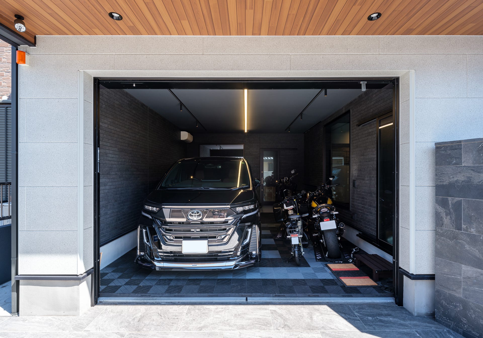 Point.02　ビルトインガレージ