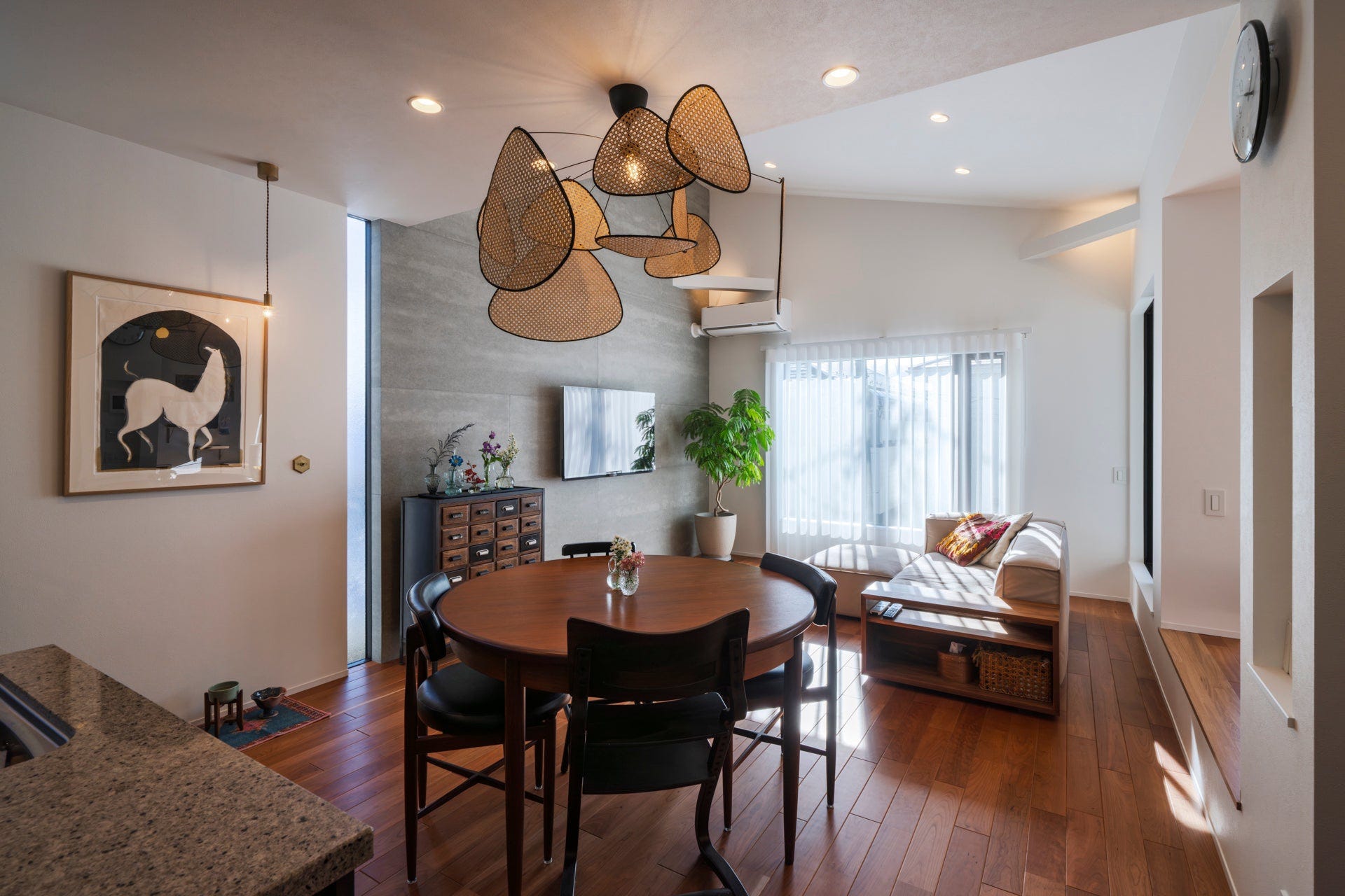 Point.02　様々な空間が一つながりの2階LDK